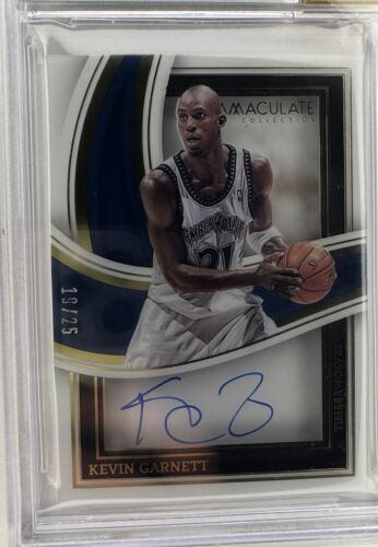 2022-23 Kevin Garnett Immaculate Shadowbox Signatures /25 BGS Auto 10/