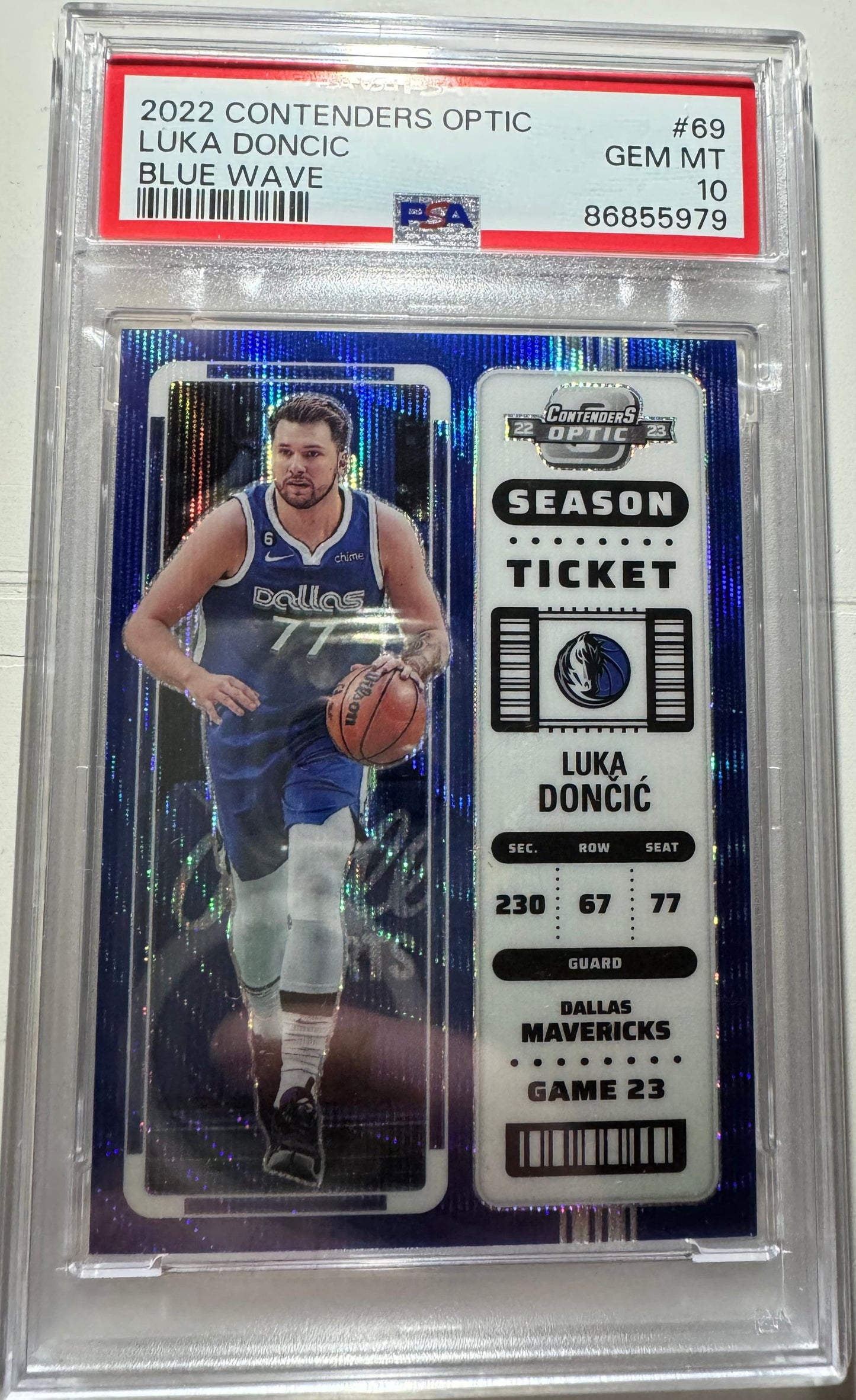 2022 Contenders Optic Luka Doncic Blue Wave 44/45 PSA 10